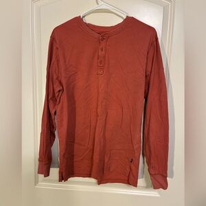 GAP Men's Long Sleeve Henley in Rust